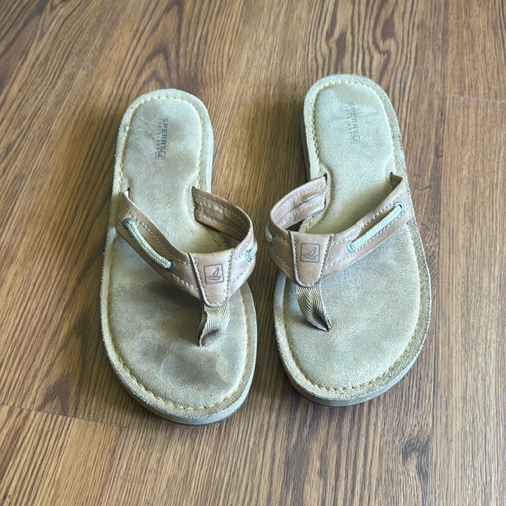 Sperry sandels